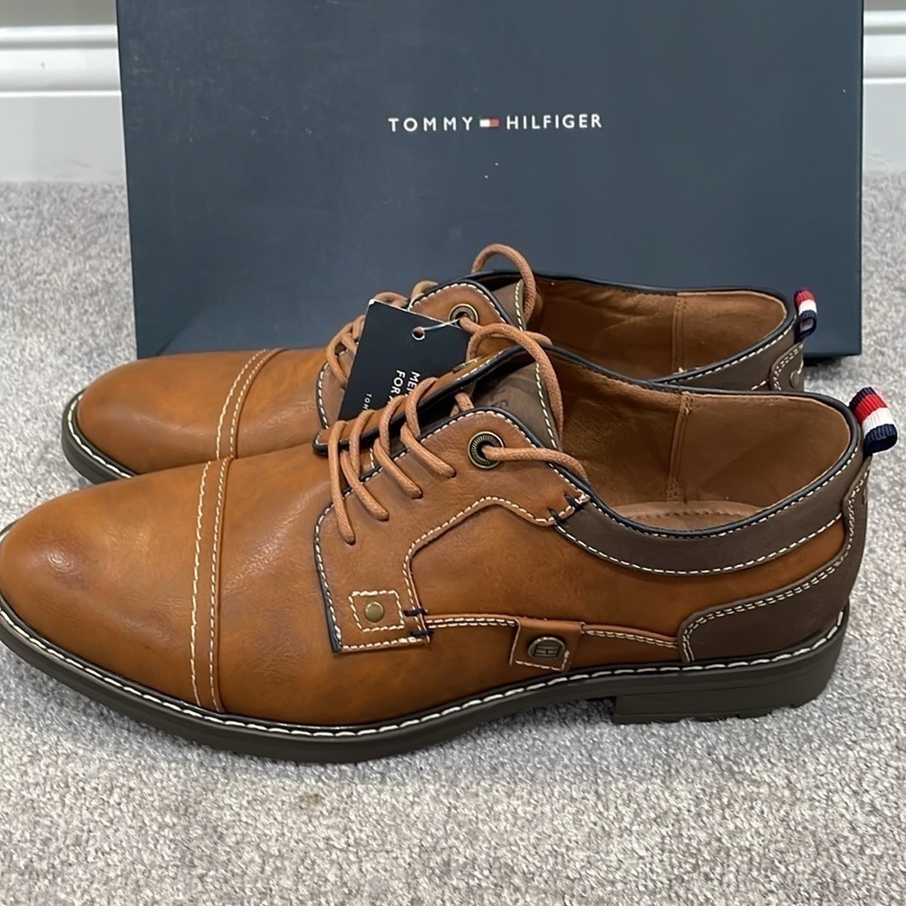 NWB Men’s Tommy Hilfiger dark natural Dante shoe. Size 11M. - Picture 3 of 7